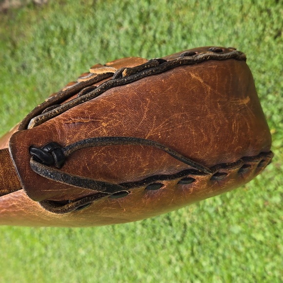 VINTAGE 60s Boho Hand tooled Cowhide Leather Shoulder bag - Picture 9 of 16